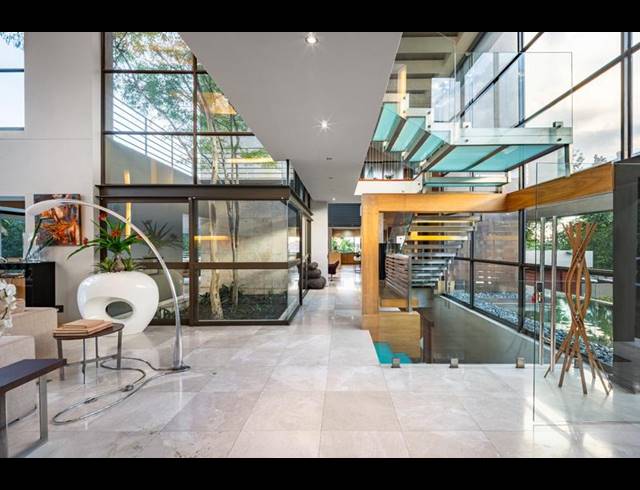 5 BEDROOM HOUSE FOR SALE IN BRYANSTON